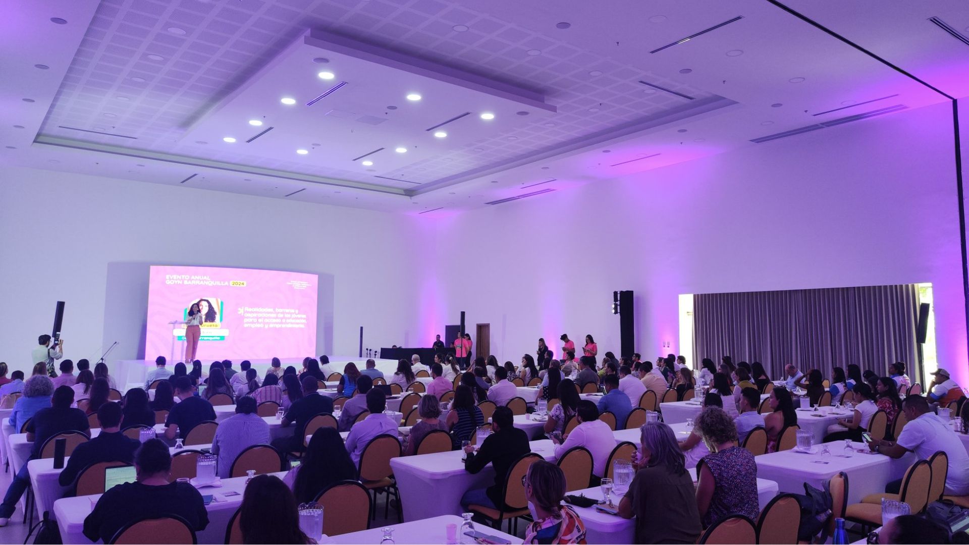 Evento lanzamiento del informe jóvenes con Potencial en Barranquilla 2024
